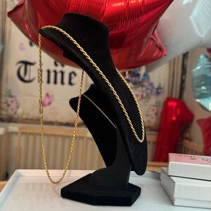 Sophisticated Gold-Tone Chain Necklace